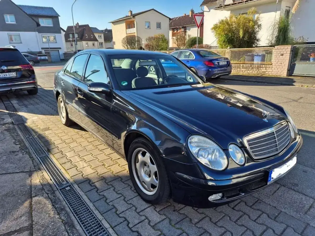 Occasion Mercedes E200 Classic 163 ch (119 kW) 2003 Bleue Berline