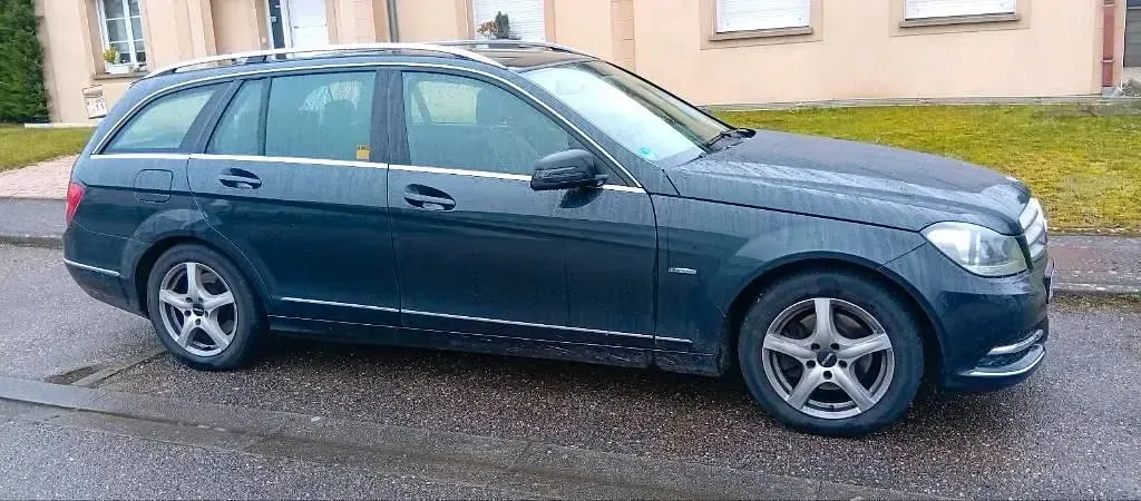 Gebraucht Mercedes C220 170 PS (125 kW) 2012 Schwarz Kombi