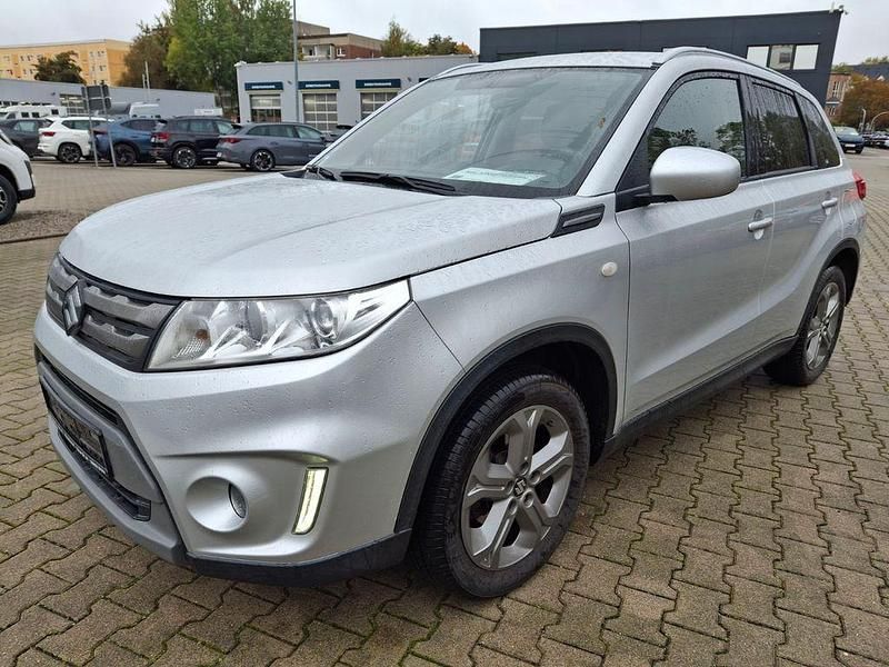 Silber Gebraucht 2017 Suzuki Vitara Comfort SUV | 10.290 € (Superpreis) - Bild 1/4