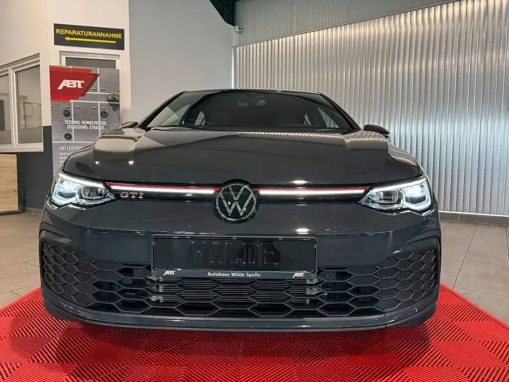 Gebraucht VW Golf VIII GTI 245 PS (180 kW) 2023 Grau Limousine