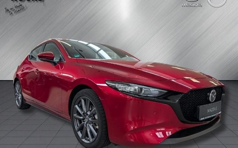 Rot Gebraucht 2024 Mazda 3 Exclusive Limousine | 25.700 € (Guter Preis) - Bild 1/4