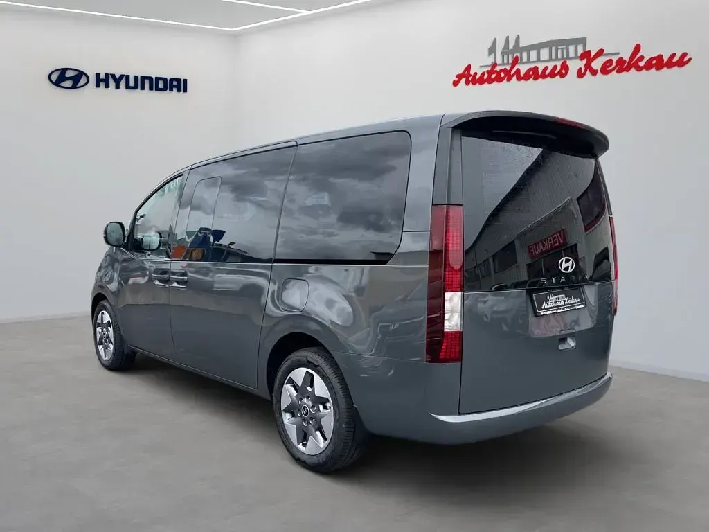 Neu Hyundai Staria Trend 224 PS (164 kW) 2025 Ecotronic grey Van / Kleinbus