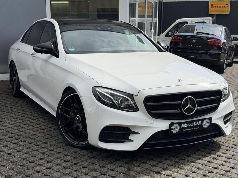 Gebraucht Mercedes E220 AMG 194 PS (142 kW) 2018 Polarweiss  unilack Limousine