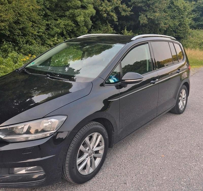 Gebraucht VW Touran 150 PS (110 kW) 2016 Schwarz Van / Kleinbus