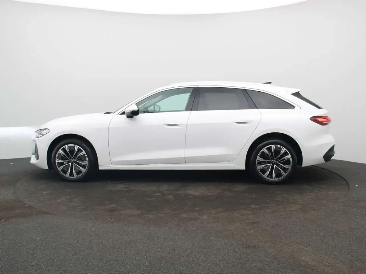 Gebraucht Audi A5 Sport 150 PS (110 kW) 2025 Arkonaweiß Kombi