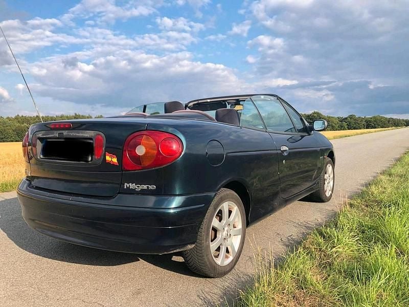 Grün Gebraucht 2002 Renault Mégane Cabriolet Cabrio | 750 € (Fairer Preis) - Bild 1/4