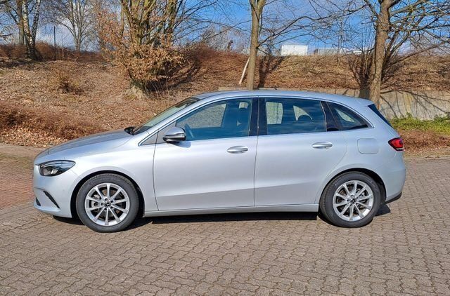 Gebraucht Mercedes B200 Progressive 163 PS (119 kW) 2022 Silber Kleinwagen