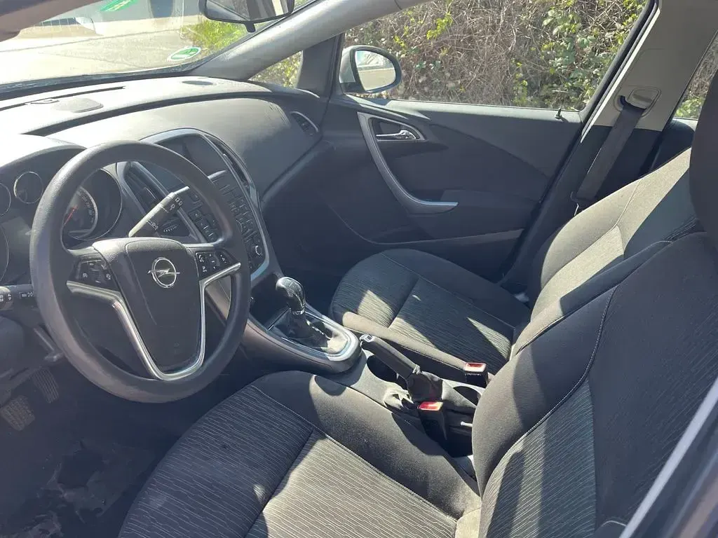 Gebraucht Opel Astra Selection 110 PS (80 kW) 2014 Silber Kombi