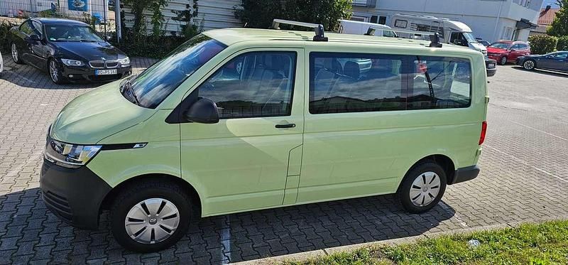 Używany VW Transporter 110 KM (80 kW) 2021 Zielony Van