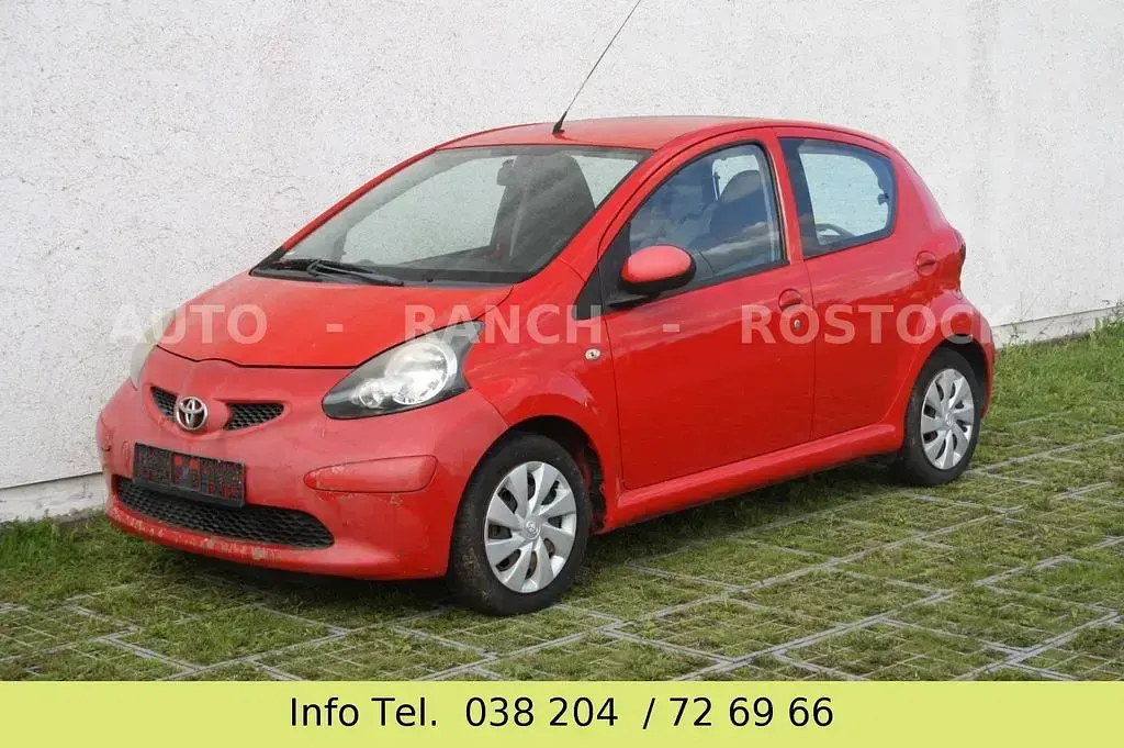 Używany Toyota Aygo Cool 68 KM (50 kW) 2007 Czerwony Hatchback
