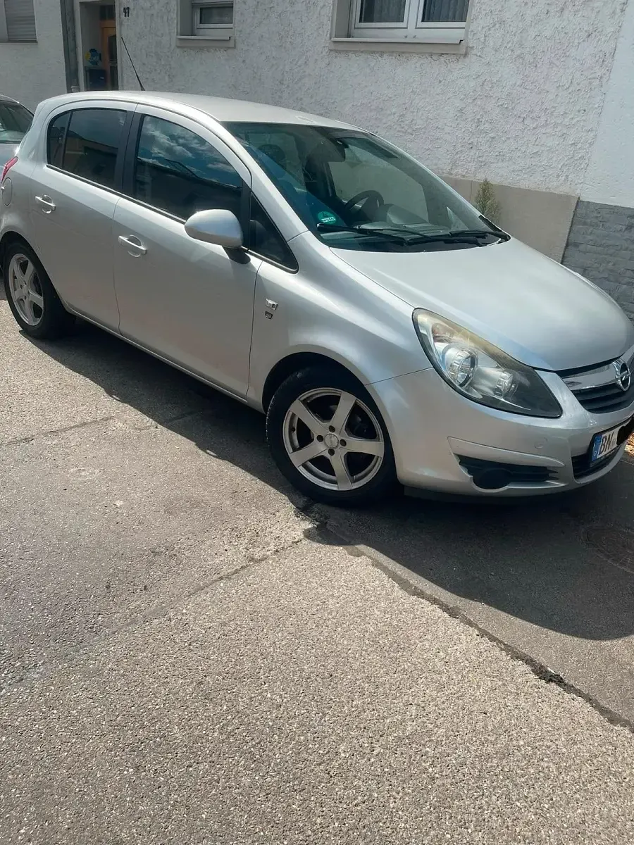 Gebraucht Opel Corsa 87 PS (63 kW) 2010 Silber Kleinwagen