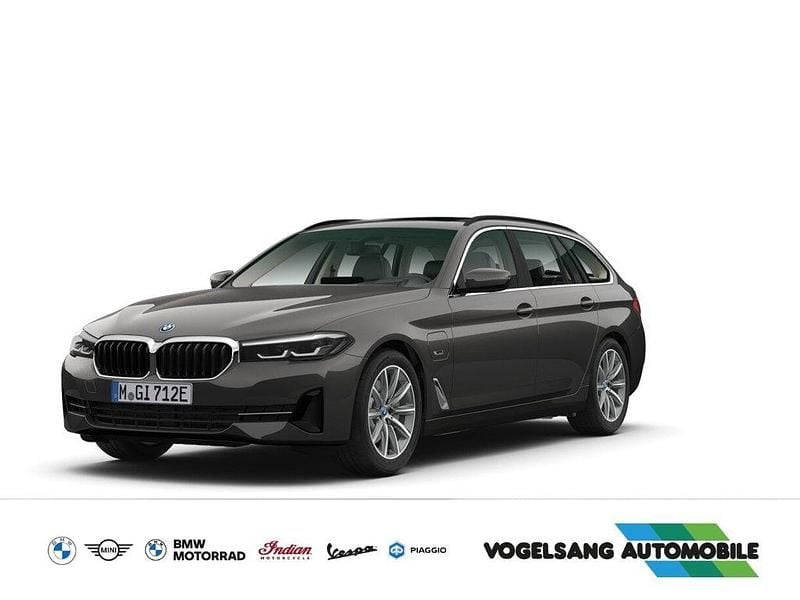 Gebraucht BMW 530e 184 PS (135 kW) 2024 Sophistograu brillanteffekt me Kombi