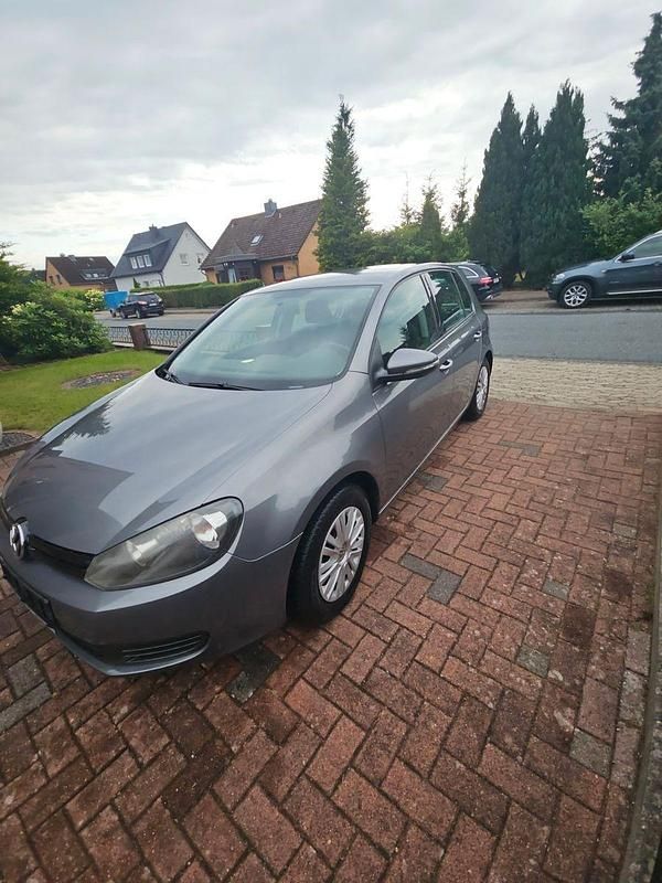 Grau Gebraucht 2012 VW Golf VII Comfortline Limousine | 4.300 € (Superpreis) - Bild 1/4