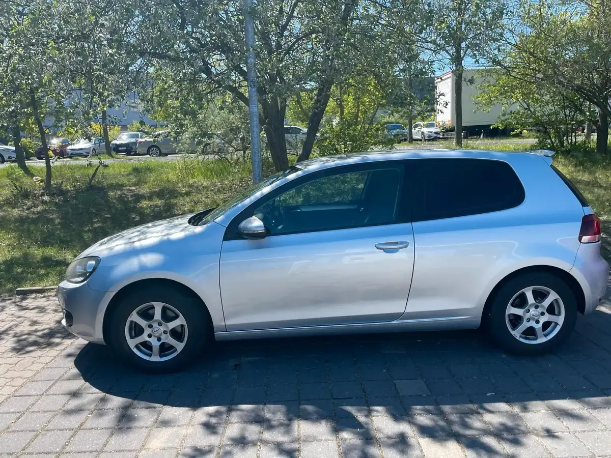 Gebraucht VW Golf VI 122 PS (89 kW) 2010 Grau Kleinwagen