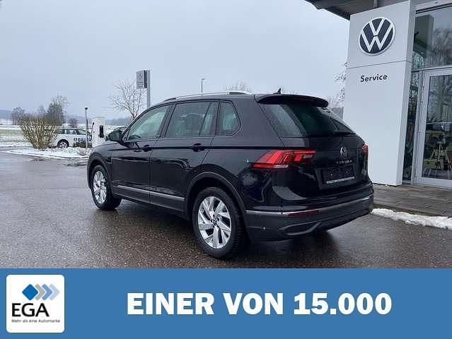 Gebraucht VW Tiguan Active 131 PS (96 kW) 2023 Schwarz metallic SUV