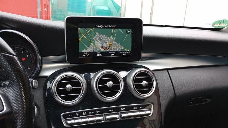 Gebraucht Mercedes C180 156 PS (114 kW) 2017 Schwarz/baltic black Coupé