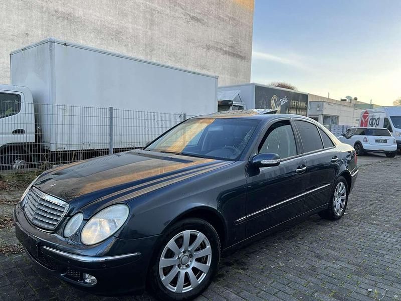 Gebraucht Mercedes E320 Elegance 224 PS (164 kW) 2003 Schwarz Limousine
