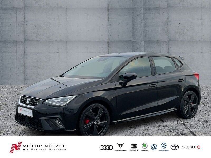 Mitternachtsschwarz Gebraucht 2021 Seat Ibiza FR-Line Limousine | 19.950 € (Fairer Preis) - Bild 1/4