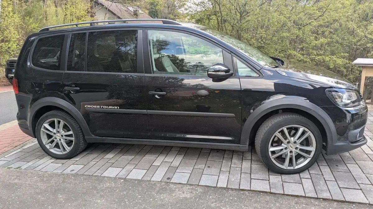 Gebraucht VW Touran 140 PS (102 kW) 2015 Schwarz Van / Kleinbus