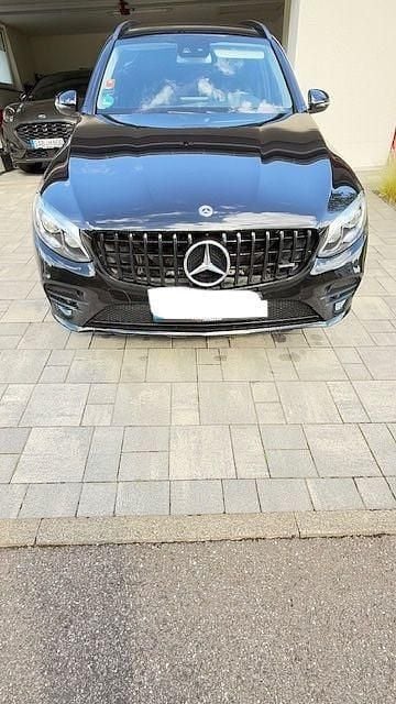 Schwarz Gebraucht 2017 Mercedes GLC43 AMG AMG SUV | 37.999 € (Fairer Preis) - Bild 1/4