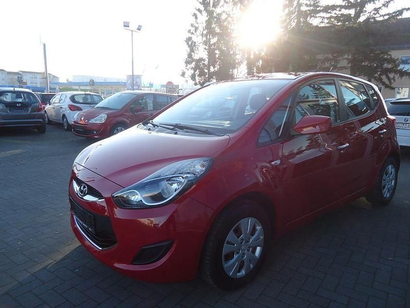 Gebraucht Hyundai ix20 Edition 90 PS (66 kW) 2013 Rot Kleinwagen