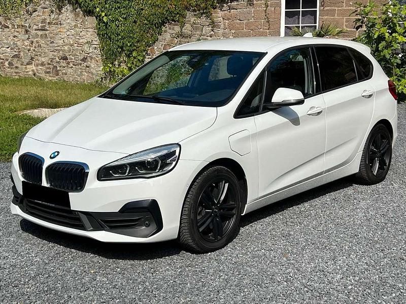 Alpinweiss iii Gebraucht 2019 BMW 225 Limousine | 13.983 € (Guter Preis) - Bild 1/4
