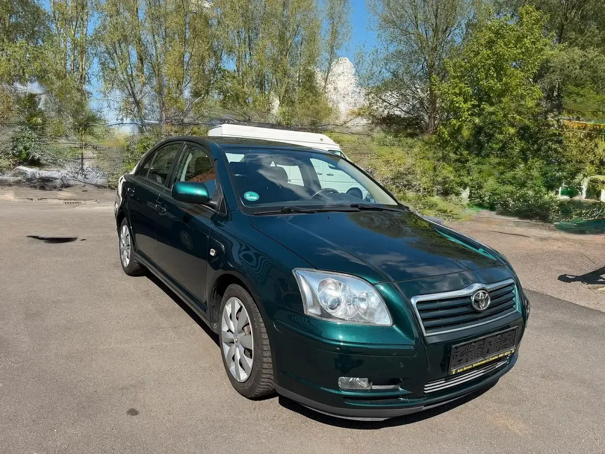 Gebraucht Toyota Avensis 129 PS (94 kW) 2004 Grün Limousine