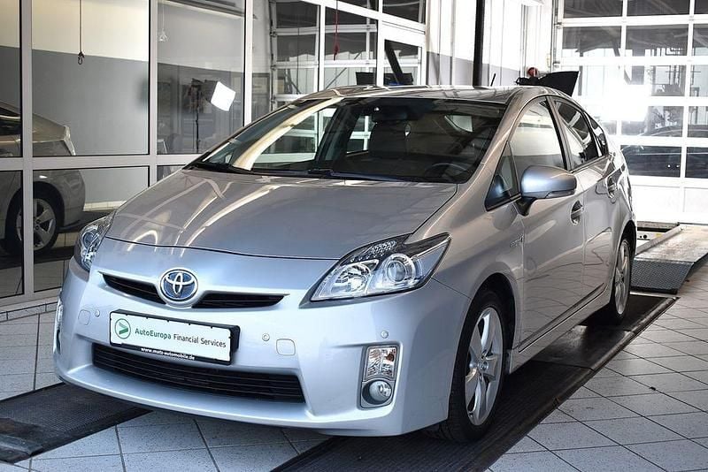 Silber Gebraucht 2011 Toyota Prius Life Limousine | 9.650 € (Fairer Preis) - Bild 1/4