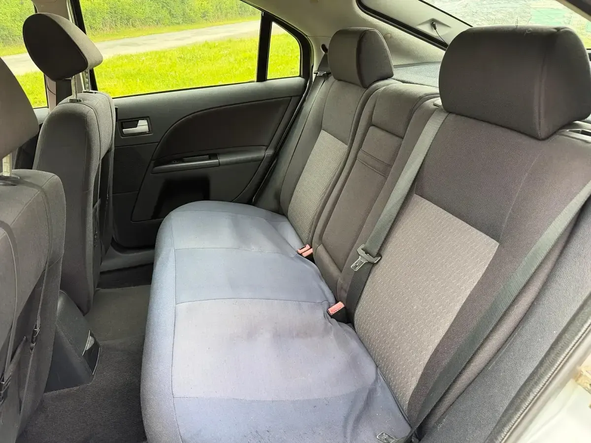 Gebraucht Ford Mondeo 145 PS (106 kW) 2001 Silber Limousine