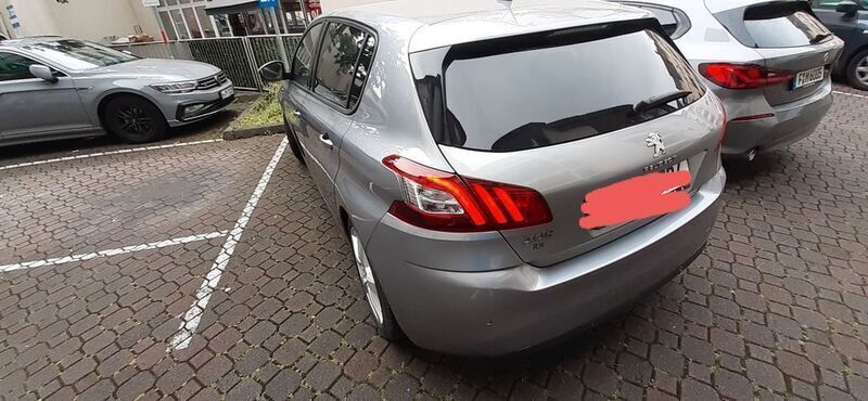 Gebraucht Peugeot 308 110 PS (80 kW) 2018 Silber Limousine