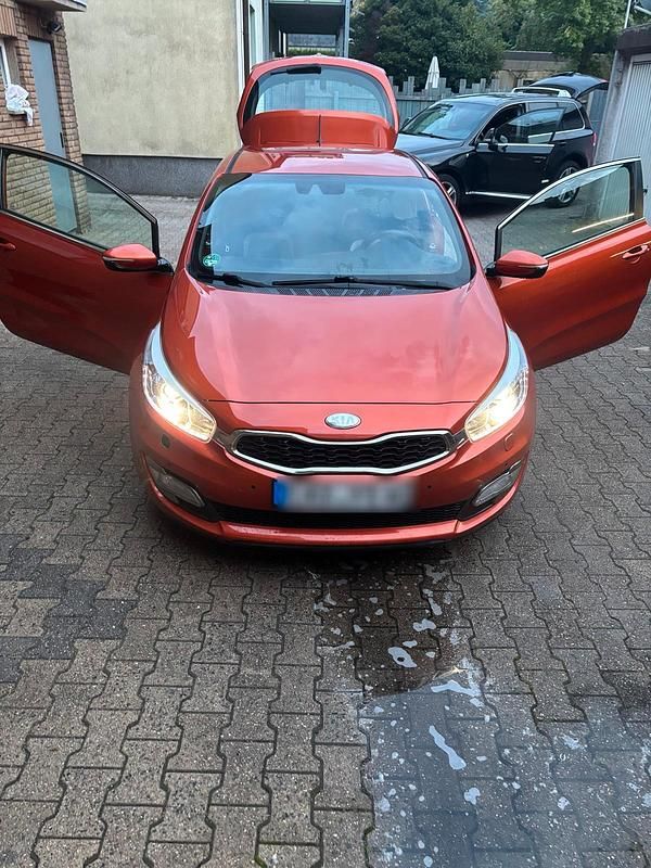 Orange Gebraucht 2013 Kia Ceed Coupé | 7.900 € (Fairer Preis) - Bild 1/4