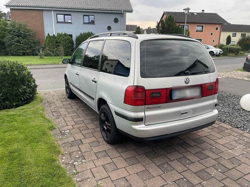 Silber Gebraucht 2003 VW Sharan Van / Kleinbus | 1.450 € (Guter Preis) - Bild 1/4