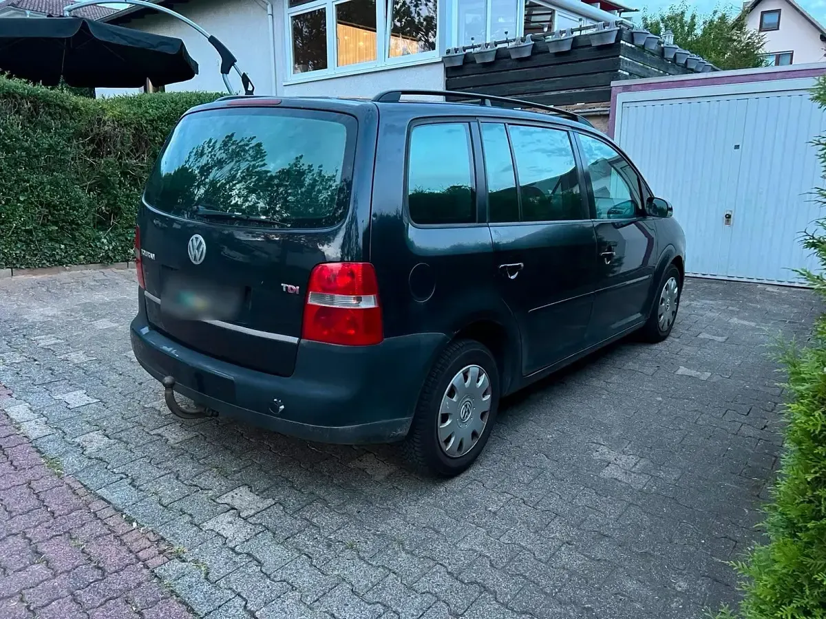 Gebraucht VW Touran 105 PS (77 kW) 2003 Schwarz Van / Kleinbus