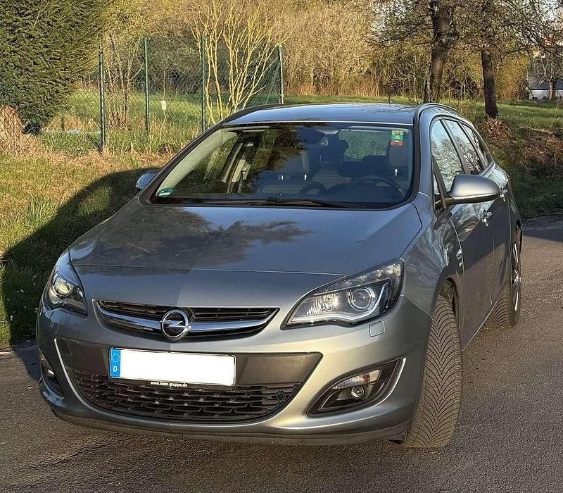 Gebraucht Opel Astra 165 PS (121 kW) 2014 Grau Kombi