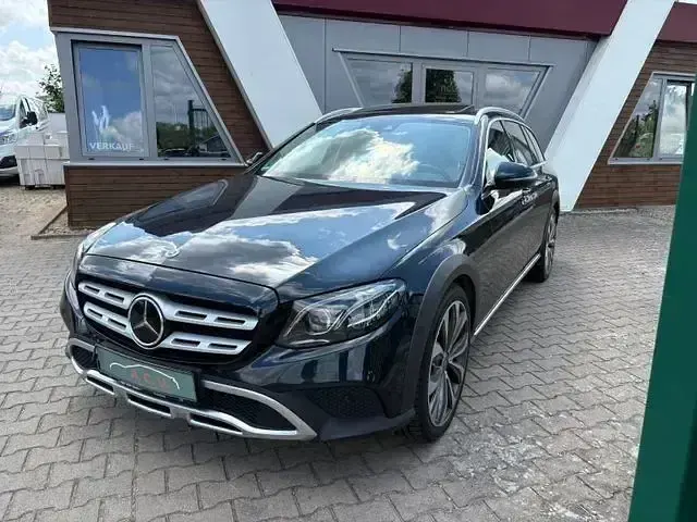 Gebraucht Mercedes E350 Avantgarde 258 PS (189 kW) 2018 Andere Limousine