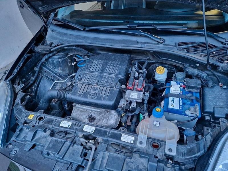 Gebraucht Fiat Punto 69 PS (50 kW) 2013 Schwarz Kleinwagen