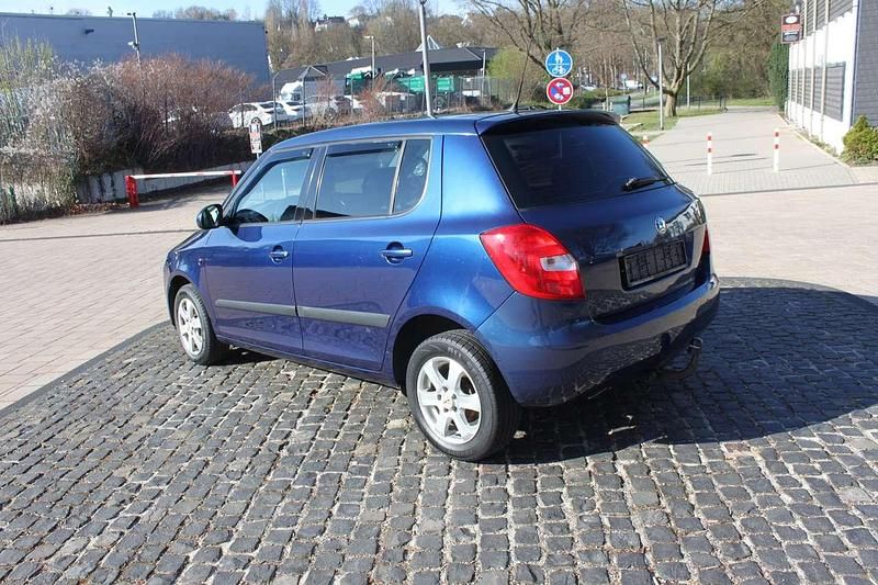 Gebraucht Skoda Fabia Ambiente 60 PS (44 kW) 2010 Stormblau metallic Kleinwagen