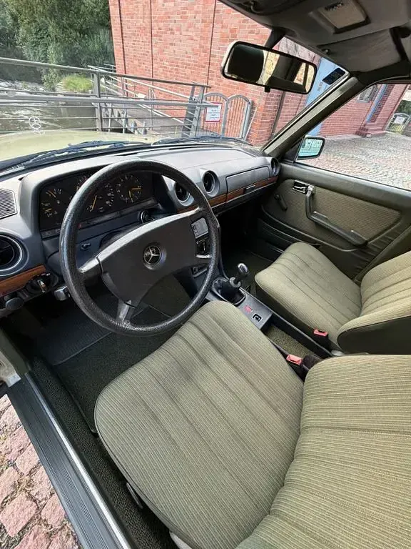 Gebraucht Mercedes 200 60 PS (44 kW) 1984 Limousine