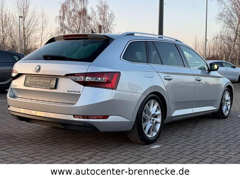 Gebraucht Skoda Superb Style 150 PS (110 kW) 2018 Silber Kombi