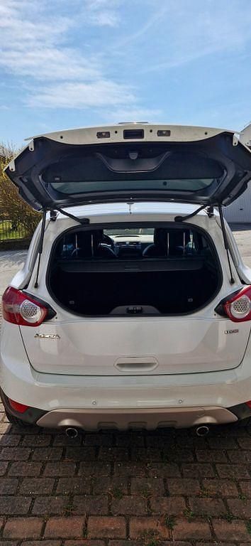 Gebraucht Ford Kuga Titanium 163 PS (119 kW) 2010 Weiß SUV