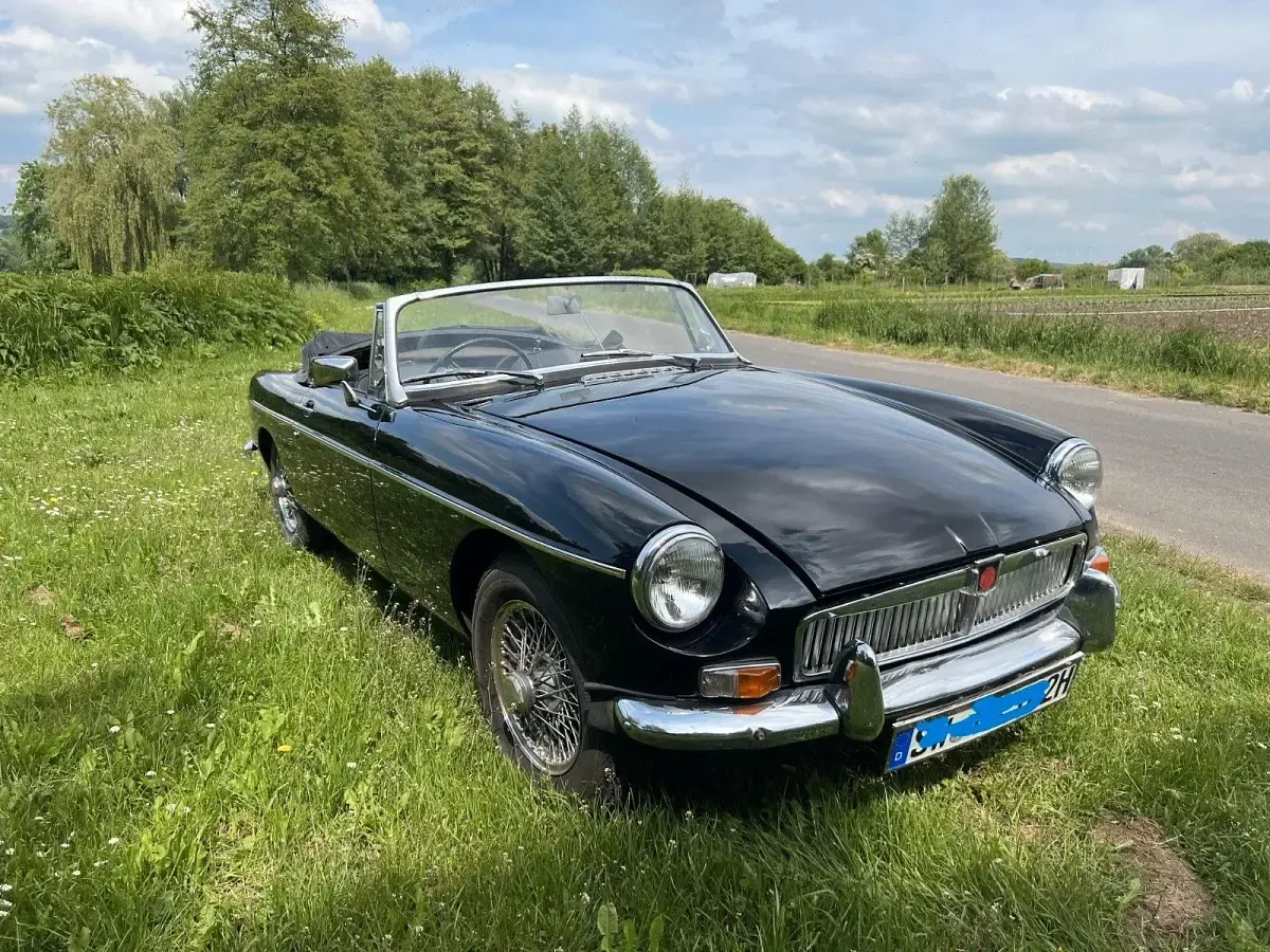Używany MG B 95 KM (69 kW) 1968 Czarny Kabriolet