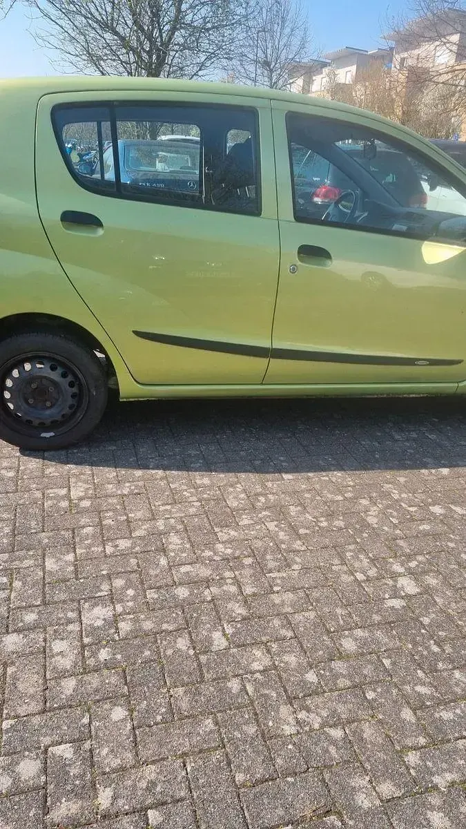 Gebraucht Daihatsu Cuore 69 PS (50 kW) 2008 Grün Kleinwagen