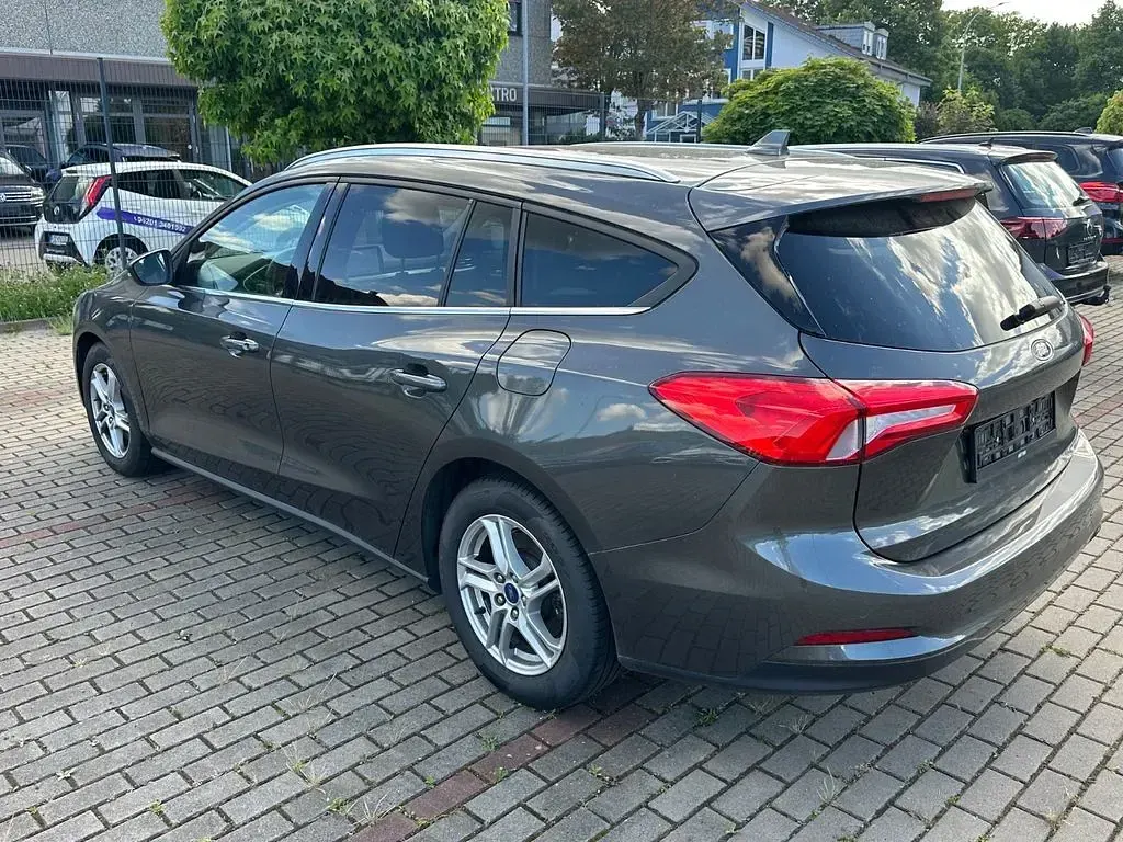 Gebraucht Ford Focus Sport 120 PS (88 kW) 2021 Grau Limousine