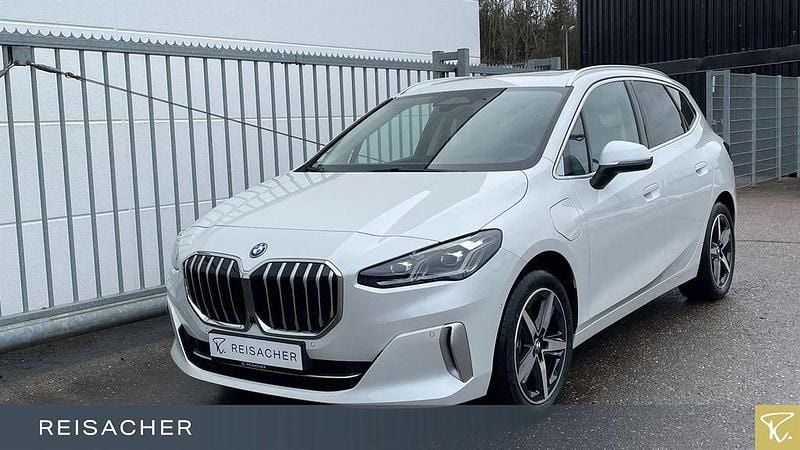 Neu BMW 225 Active Tourer Luxury Line 245 PS (180 kW) 2026 Weiß Van / Kleinbus