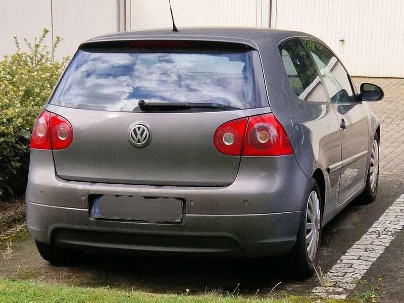 Grau Gebraucht 2006 VW Golf V Sportline Limousine | 1.600 € (Guter Preis) - Bild 1/4