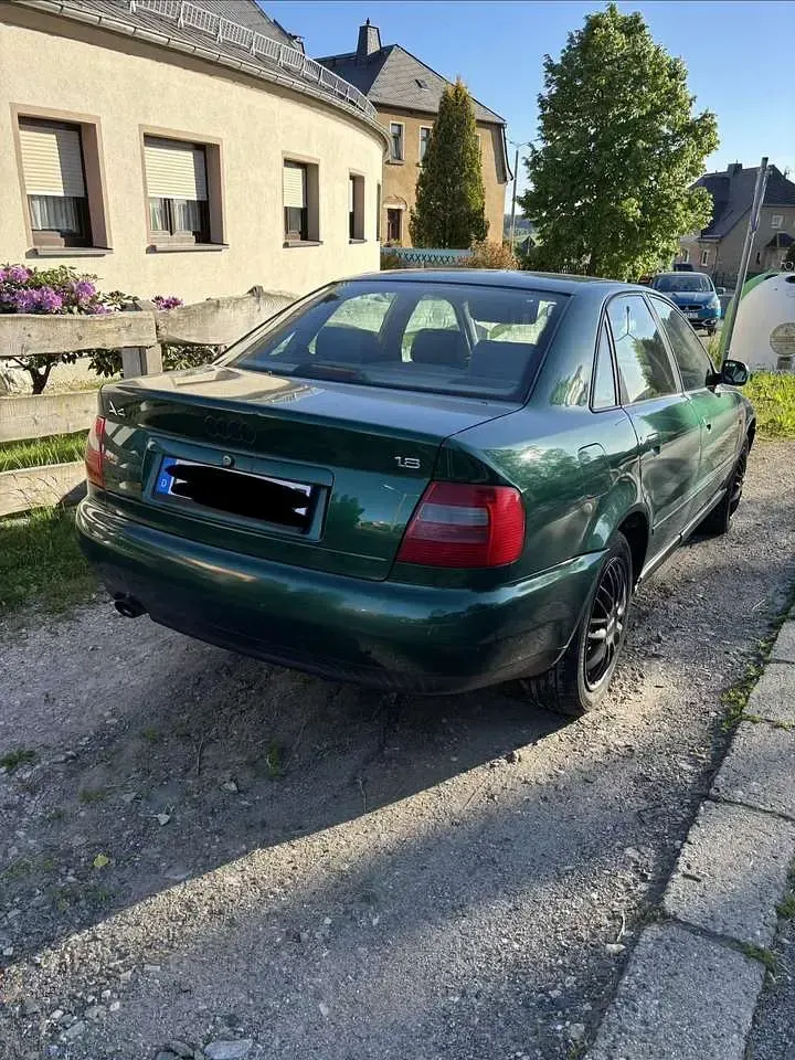 Gebraucht Audi A4 125 PS (91 kW) 1998 Limousine