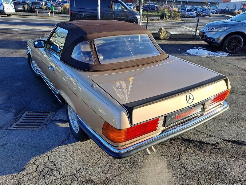 Gebraucht Mercedes SL500 231 PS (169 kW) 1982 Gold Cabrio
