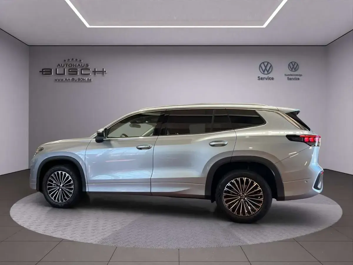 Gebraucht VW Tayron Life 150 PS (110 kW) 2025 Dolomit silber SUV