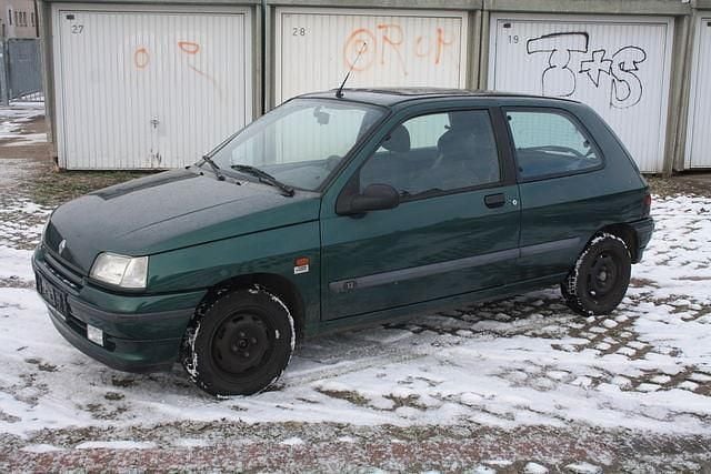 Gebraucht Renault Clio R.S. 54 PS (39 kW) 1996 Grün metallic Kleinwagen