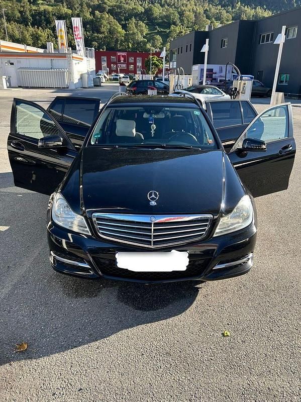 Schwarz Gebraucht 2011 Mercedes C220 Kombi | 6.500 € (Fairer Preis) - Bild 1/4